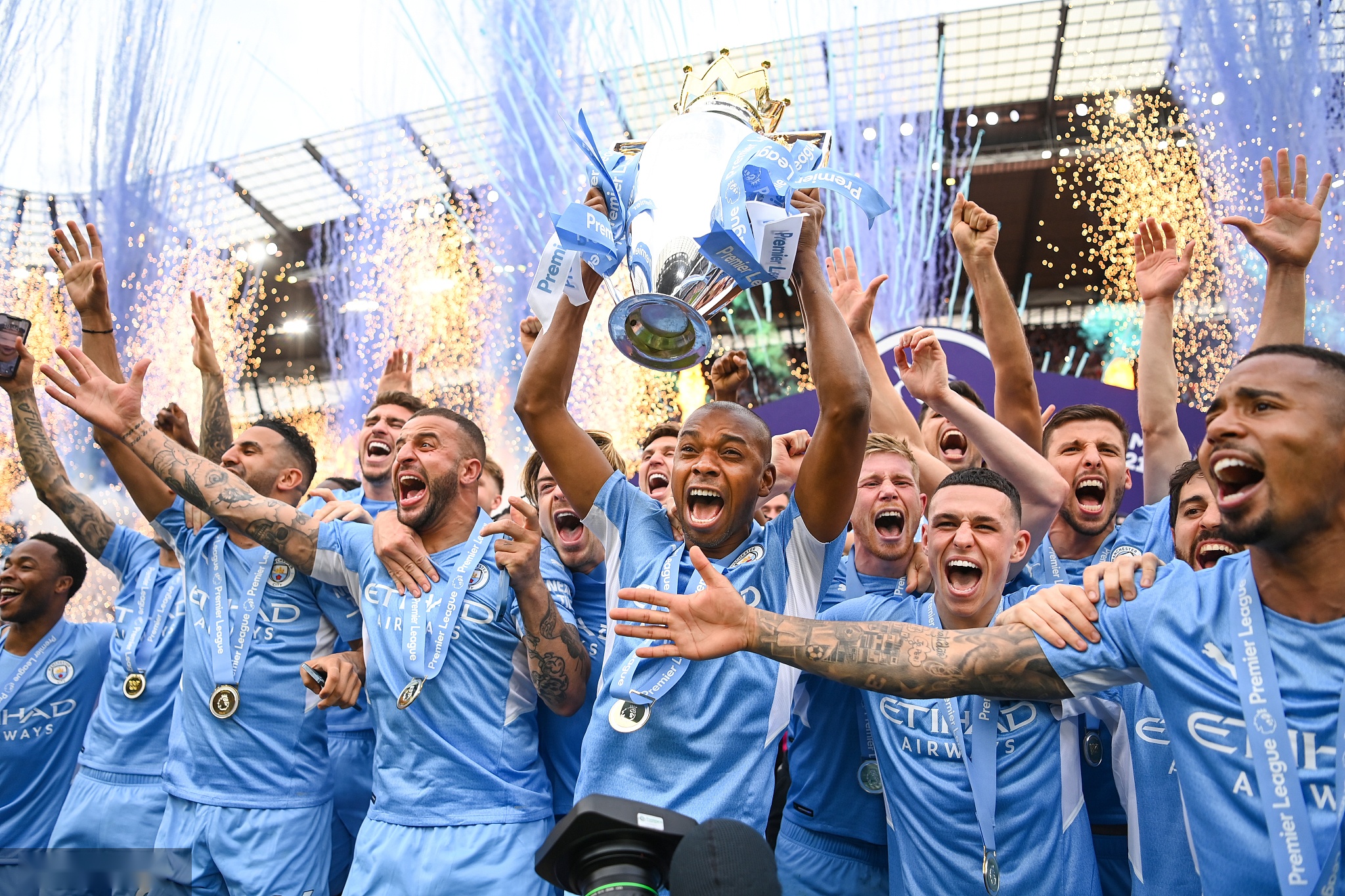 杂的设施或 杂的设施或