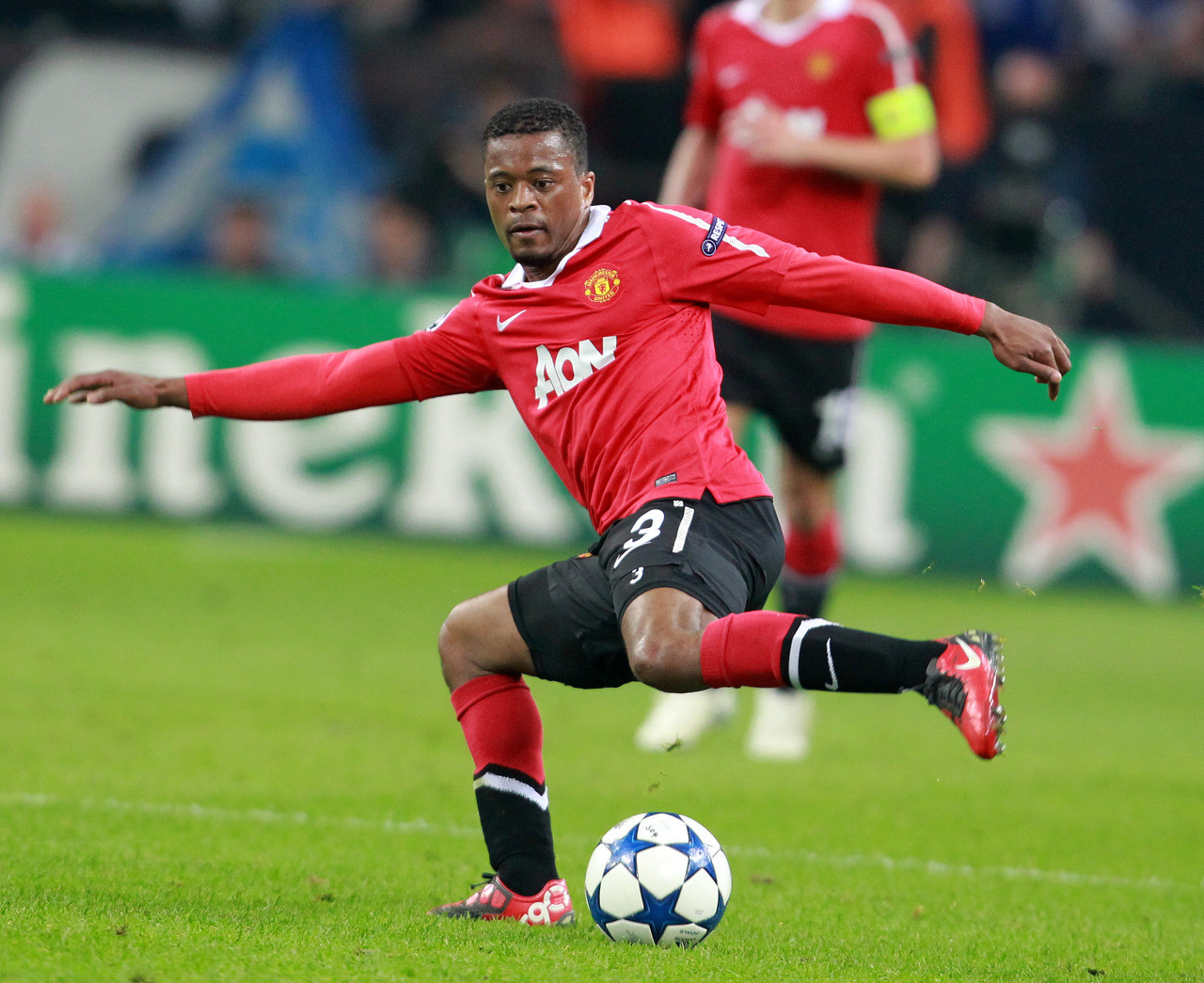 和球迷信任 和球迷信任